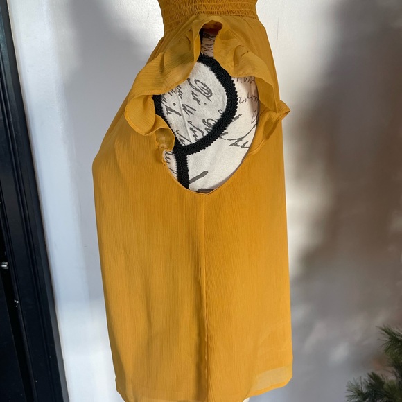 Banana Republic golden rod yellow Ruffle Sleeve Blouse - Picture 5 of 5